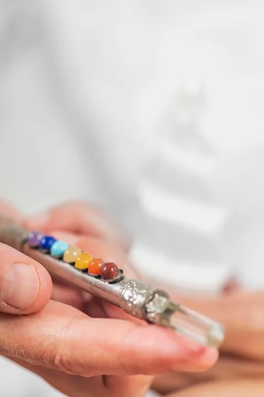 Krystaliczna Terapia Uzdrowieniowa z 7 Chakrami Zdrowieniowymi